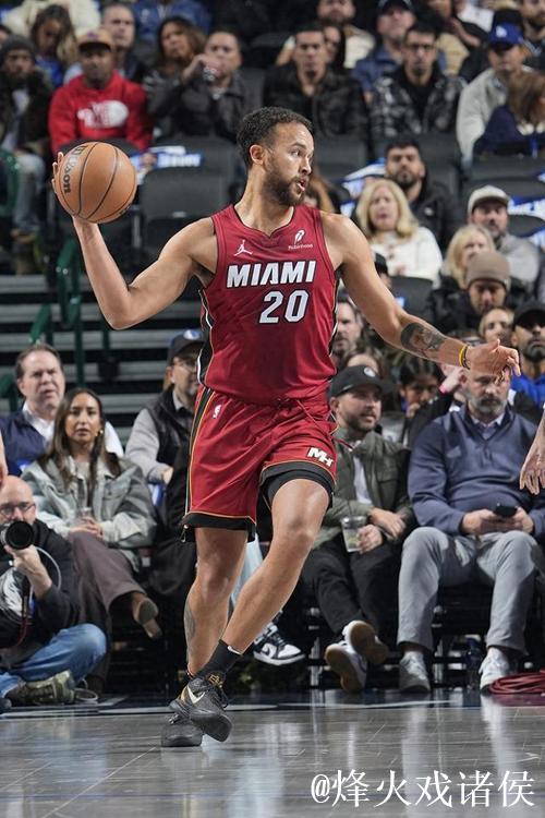 李凯尔投篮4中0得到0分1篮板2助攻，正负值全场最低-20