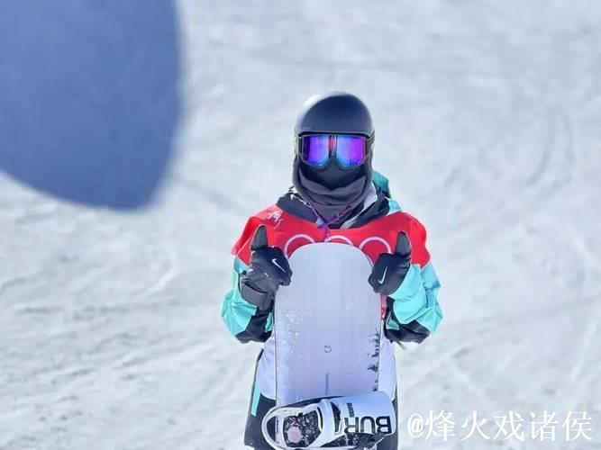 武绍桐卡尔加里单板滑雪世界杯勇夺银牌